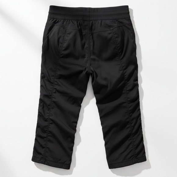 The North Face Women’s Aphrodite Motion Capri Black Water-Repellant Pants Size S - Picture 2 of 11